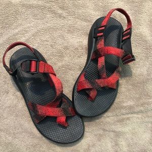 Chaco size 8 red/black sandals